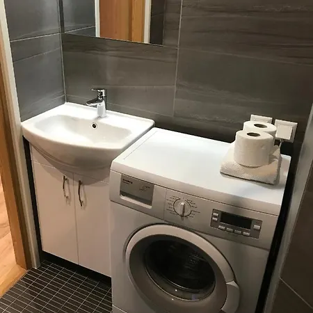 Jon's 2 Apartment