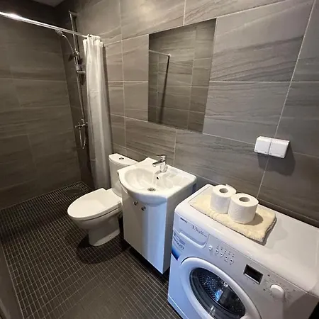 Jon's 2 Апартаменты *